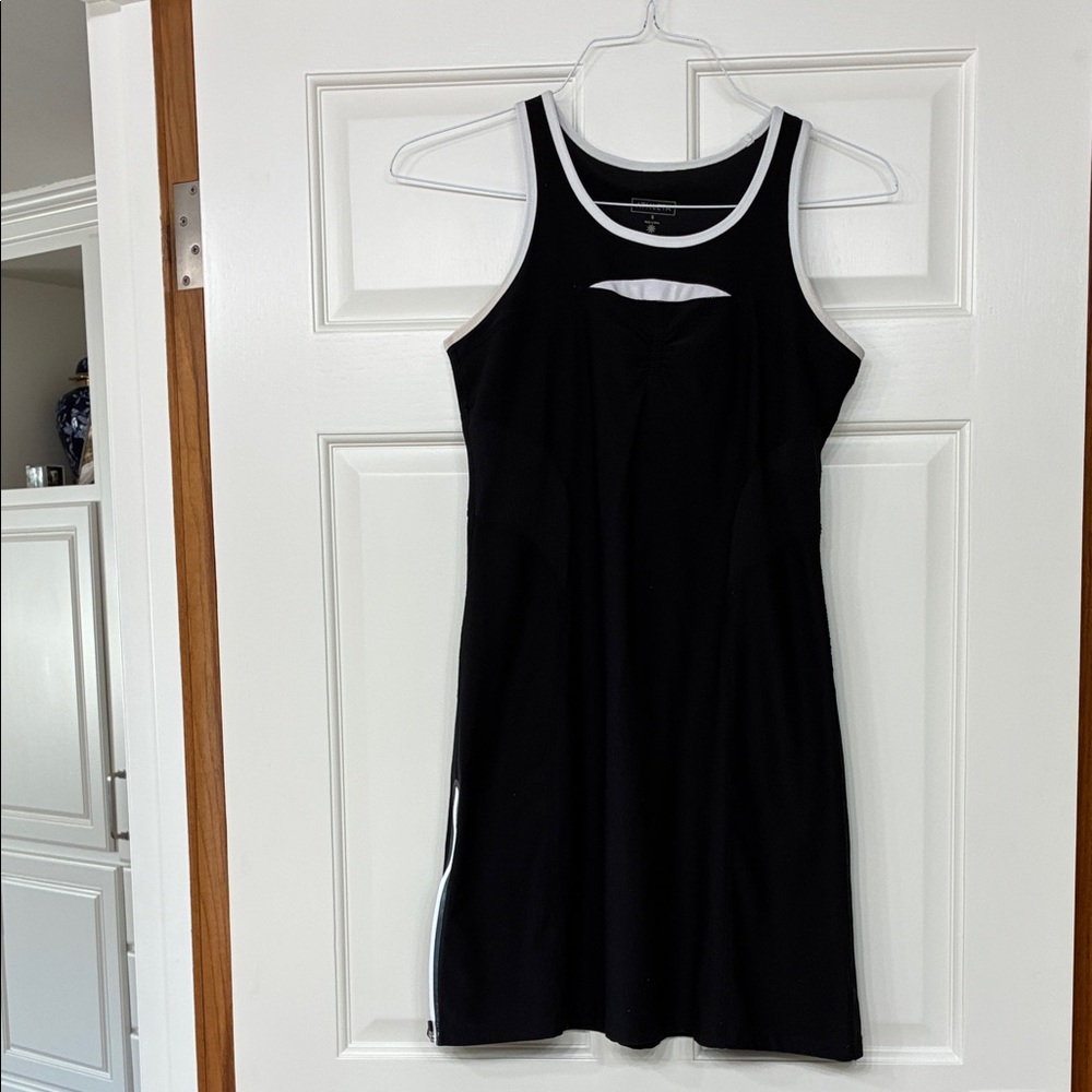 Athleta Black and White Stretch Athleisure Dress Size Small